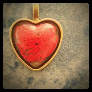 Resin heart charmtrd